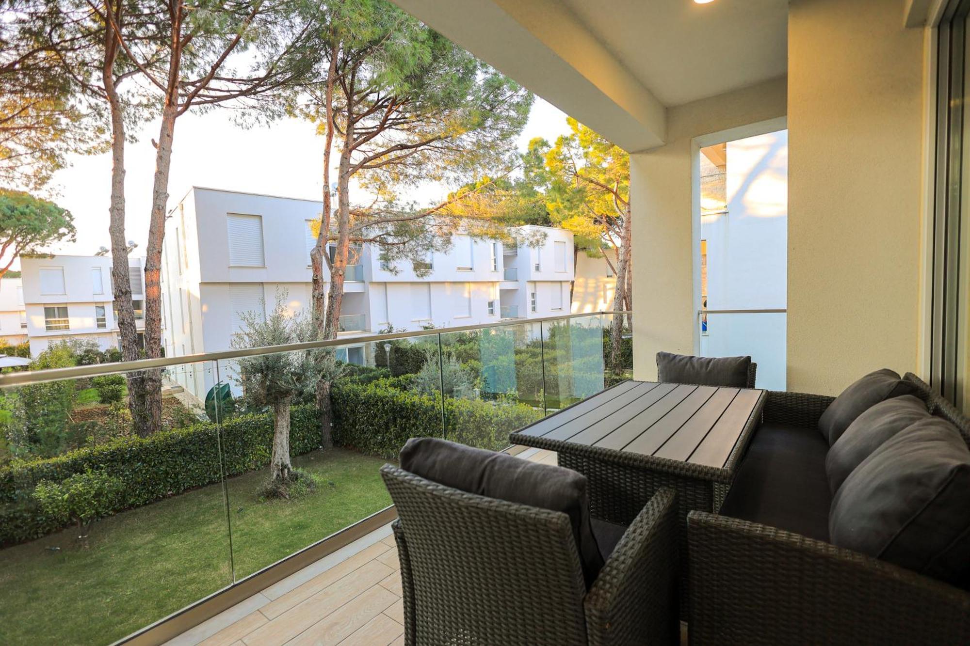 Sanpietro Vacation Apartments Durres Exterior photo