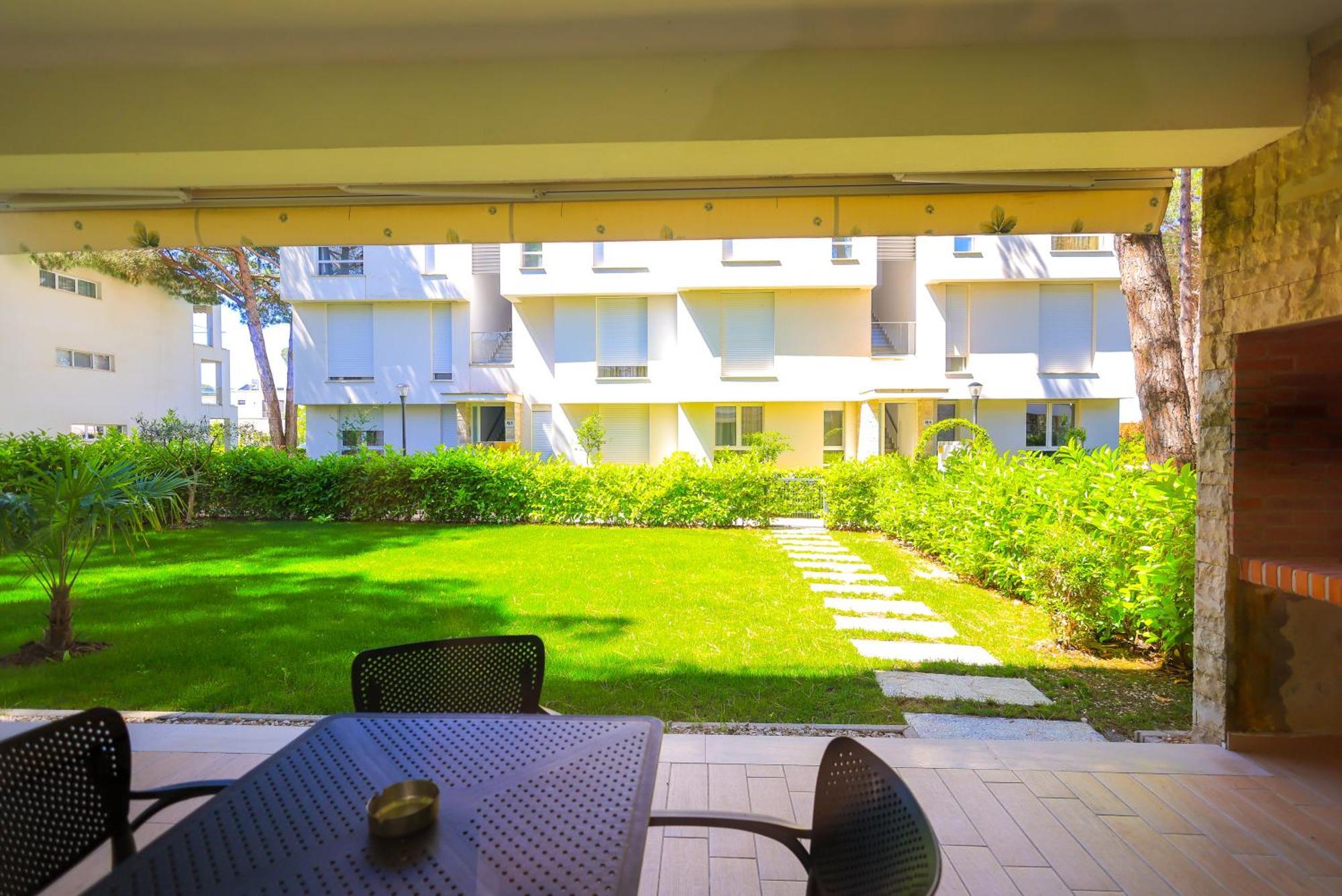 Sanpietro Vacation Apartments Durres Exterior photo