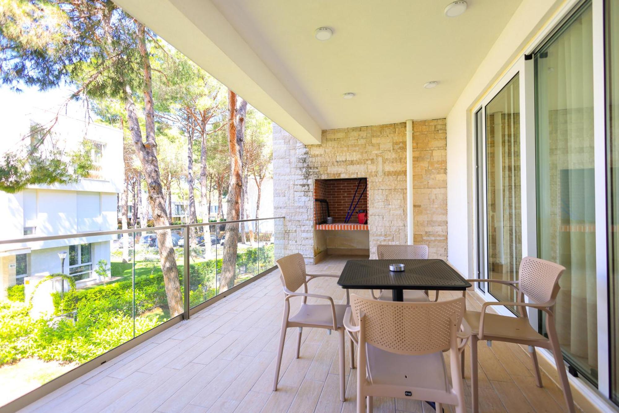 Sanpietro Vacation Apartments Durres Exterior photo